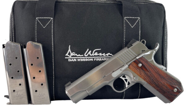 Dan Wesson Classic Commander 1911 45ACP 4.25" 8rd Stainless - 2 Mags