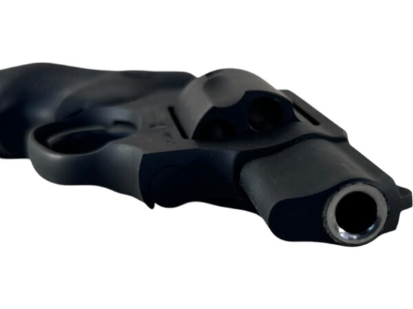 Taurus 605 357 Magnum 5rd Black - Hogue Grip & OG - Image 4